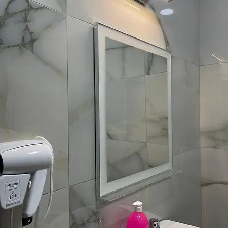 מלון Molla Restorant Shëngjin