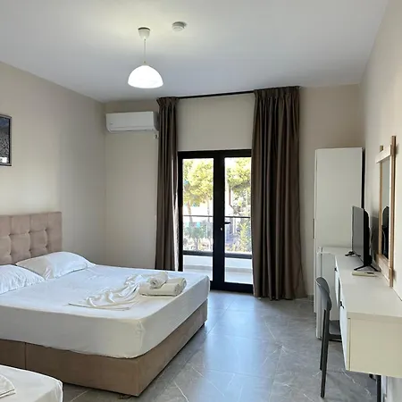 Molla Restorant فندق