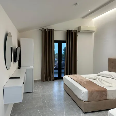 Molla Restorant Hotel Shengjin