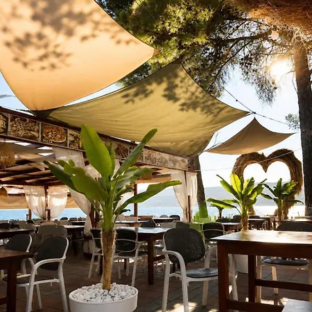 Molla Restorant Otel Shëngjin