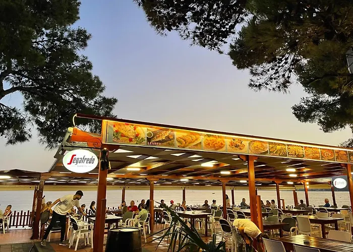 Molla Restorant Hotel Shëngjin