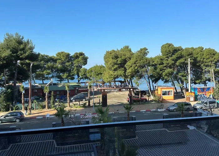 Molla Restorant * Shëngjin