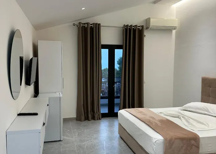 Molla Restorant Hotel Shëngjin