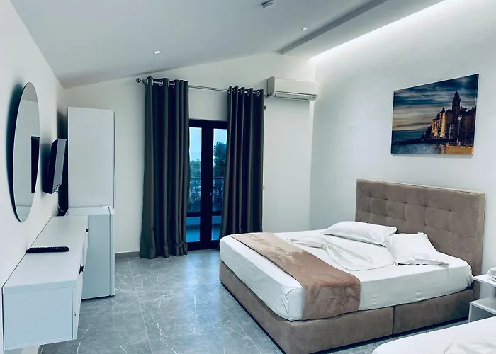 Molla Restorant * Shëngjin